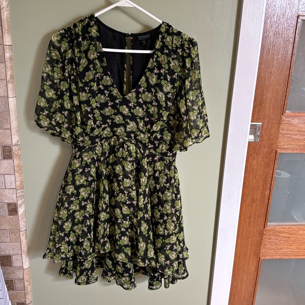 Topshop green black flower dress size 6.